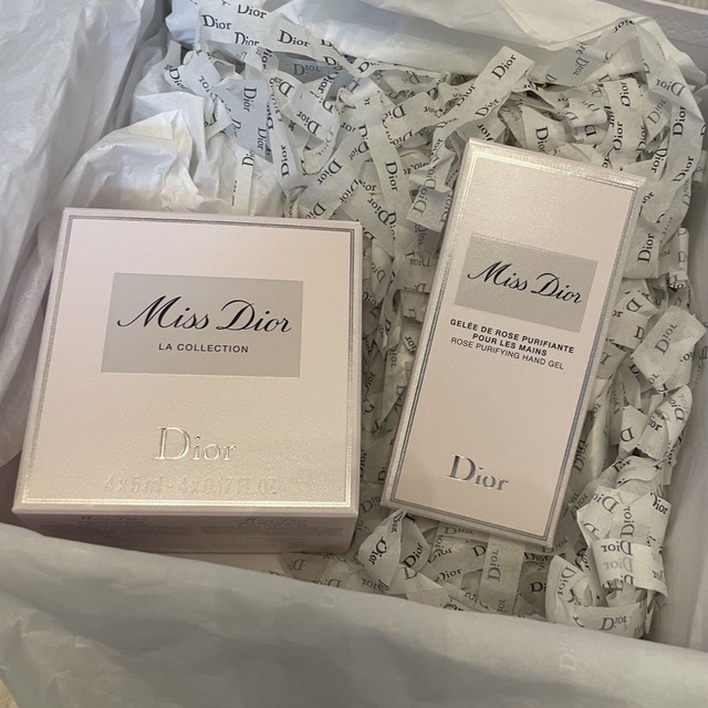 Christian Dior(クリスチャンディオール)のDIOR  香水&ハンドローションSET   箱リボン付き コスメ/美容の香水(香水(女性用))の商品写真