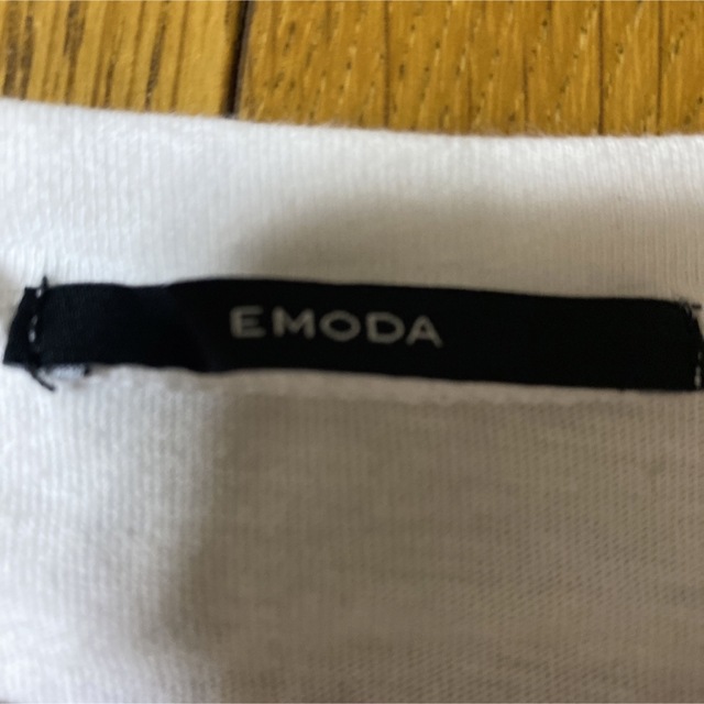 EMODA(エモダ)の【EMODA】レディース白Tシャツ レディースのトップス(Tシャツ(半袖/袖なし))の商品写真