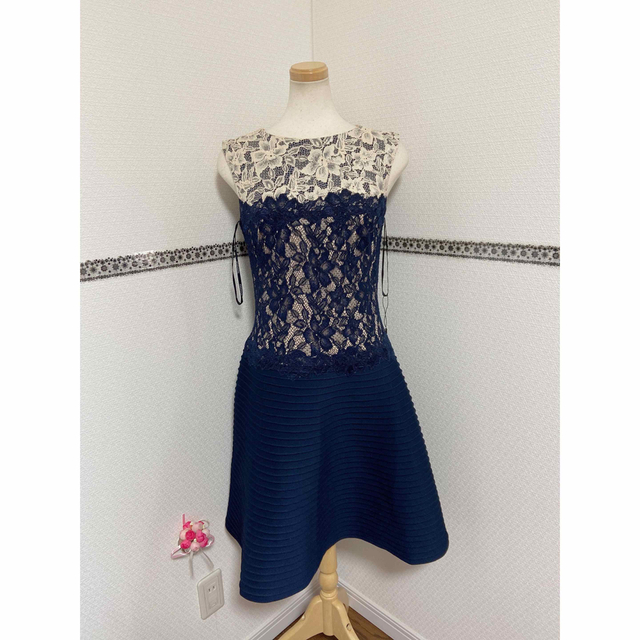 新品 4 Tadashi Shoji タダシショージ ネイビー