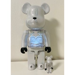 ベアブリック(BE@RBRICK)のBE@RBRICK 2G WHITE CHROME 100％&400％(フィギュア)