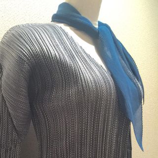 イッセイミヤケ(ISSEY MIYAKE)のイッセイ☆プリーツ☆２ウェイ リバーシブルスカーフ(バンダナ/スカーフ)