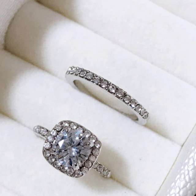 【即日発送】レディース 最高級人工ダイヤモンド デザインリング 2本セット レディースのアクセサリー(リング(指輪))の商品写真