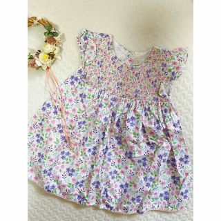 ベベ(BeBe)の美品♡♡JoJoMamanBebe♡花柄スモッキング刺繍ワンピース♡90(ワンピース)