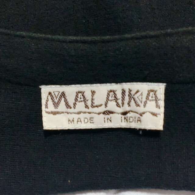 MALAIKA(マライカ)のマライカ　ティアードチュニック　インドメイド　羽織り　ブラック　フリーサイズ レディースのトップス(シャツ/ブラウス(長袖/七分))の商品写真