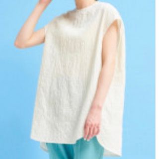 ヨリ トップスの通販 by のん's shop|ラクマ