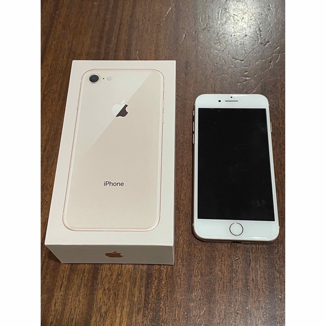 iPhone(アイフォーン)の不具合なし　iPhone 8,Gold,64GB スマホ/家電/カメラのスマートフォン/携帯電話(スマートフォン本体)の商品写真