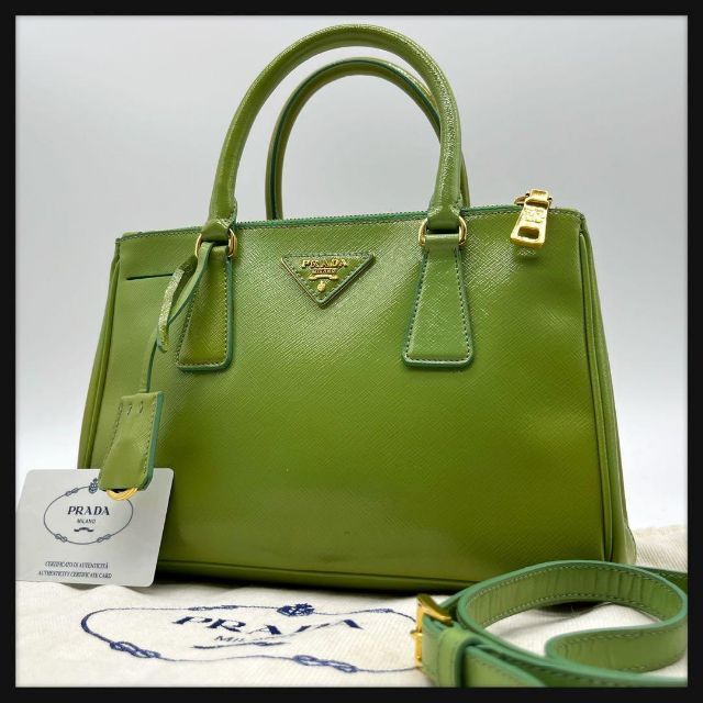 限定販売】 美品✨ PRADA サフィアーノレザー 白 プラダ プラダ 極