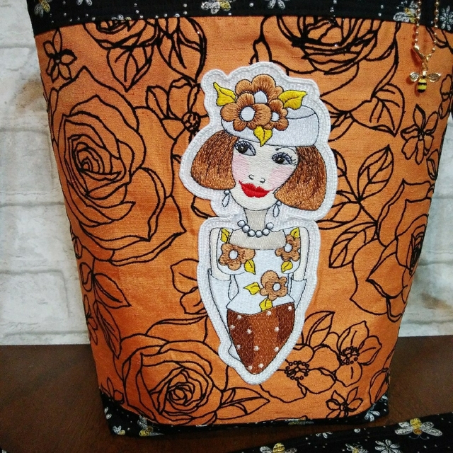 MR様3月ご予約ショルダーストラップ ロラライハリス刺繍Bee MR様3月ご予約ショルダーストラップ ロラライハリス刺繍Bee