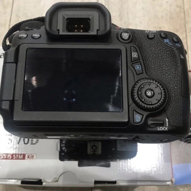 【美品】Canon 70d EOS 70D EF-S18-55 IS STM