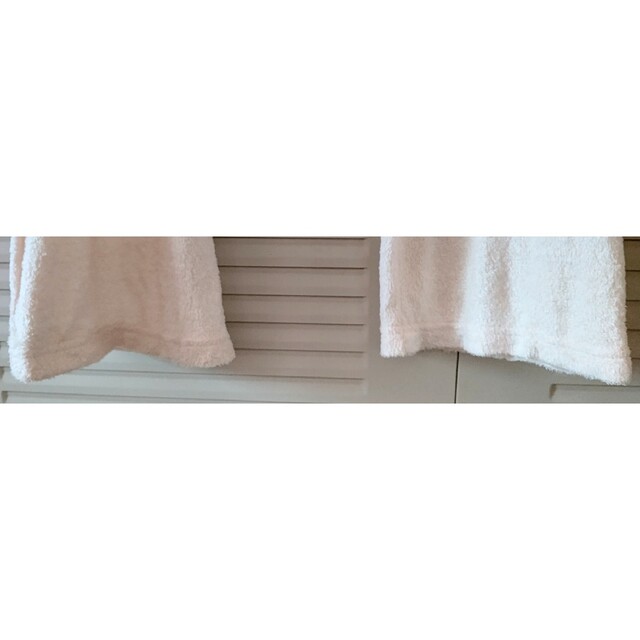 GU(ジーユー)の薄手ふわふわルームウェア　ライトピンク×ラベンダー　パーカー　ストレートパンツ レディースのルームウェア/パジャマ(パジャマ)の商品写真