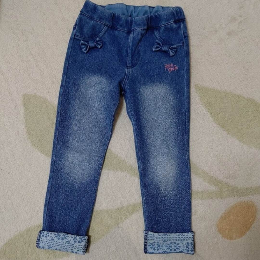 BeBe(ベベ)のbebe キスドロップ⭐️デニムジーンズ110 キッズ/ベビー/マタニティのキッズ服女の子用(90cm~)(パンツ/スパッツ)の商品写真