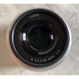 パナソニック(Panasonic)のLumix デジタル一眼レフ用交換レンズ H-H025 シルバー(レンズ(ズーム))
