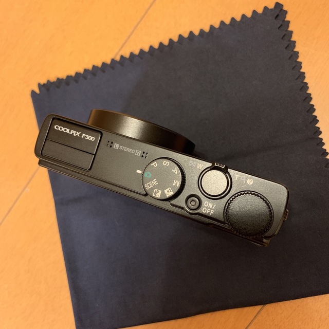 Nikon(ニコン)の美品 Nikon ニコン デジタルカメラCOOLPIX P300 黒 コンデジ スマホ/家電/カメラのカメラ(コンパクトデジタルカメラ)の商品写真