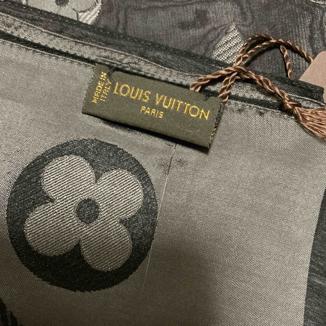 洗練されたデザイン　ルイヴィトン  LOUIS VUITTON スカーフ　新品