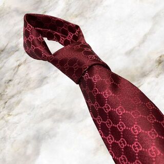 【新品未使用】GUCCI グッチ GG柄 シルク100%高級ネクタイ 赤