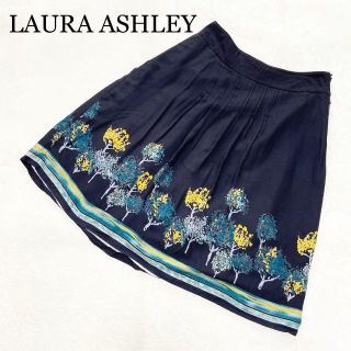 ローラアシュレイ(LAURA ASHLEY)の【美品✨】ローラアシュレイ　スカート　ネイビー　総柄(ひざ丈スカート)