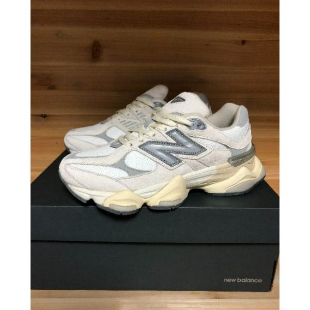 新品未使用 NewBalance 9060 ECA 25cm-