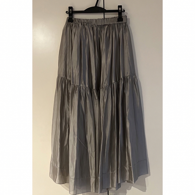 BLAMINK(ブラミンク)のブラミンク　BLAMINK シルクギャザー ロングスカート　36 ライトグレー レディースのスカート(ロングスカート)の商品写真