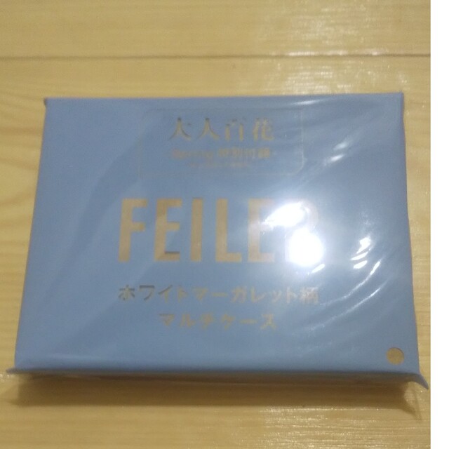 FEILER(フェイラー)の大人百花  FEILER  ホワイトマーガレット柄マルチケース エンタメ/ホビーの雑誌(ファッション)の商品写真