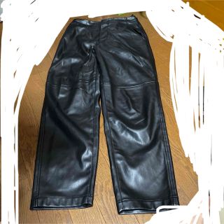 おしゃれ 新品!タグ付き BORDERS at BALCONYフェイクレザーパンツ 黒