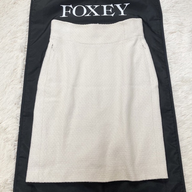 FOXEY(フォクシー)のフォクシー FOXEY ツイード 膝下丈スカート クリーム 大きいサイズ42 レディースのスカート(ひざ丈スカート)の商品写真