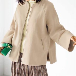 セシール(cecile)の原価¥14900～あたたかノーカラーテントシルエットショートコート(手洗いOKL(ノーカラージャケット)