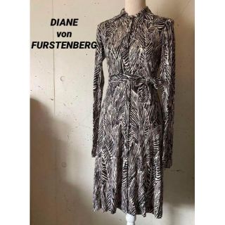 ダイアンフォンファステンバーグ(DIANE von FURSTENBERG)の【美品】ダイアンフォンファステンバーグ　シルク100% ワンピース　リーフ柄(ひざ丈ワンピース)