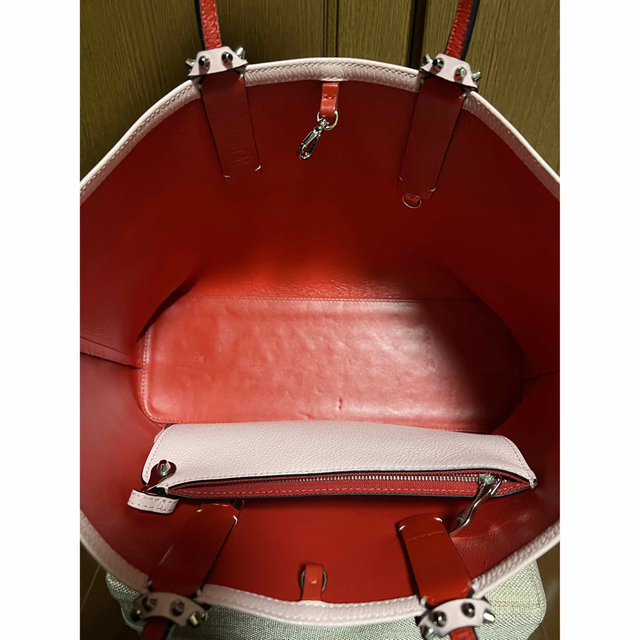 Christian Louboutin(クリスチャンルブタン)のカバタトート　 レディースのバッグ(トートバッグ)の商品写真
