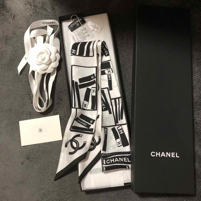 新品 CHANEL ツイリー スカーフのサムネイル