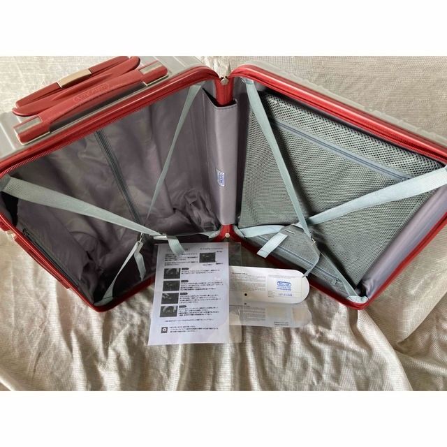 リモワ 希少 シルバー&レッド機内持込サイズ2輪の商品です。 | mobanow.com