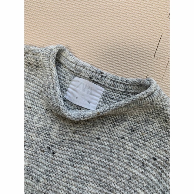 ZARA KIDS(ザラキッズ)のZARA kids  グレーニット110 キッズ/ベビー/マタニティのキッズ服男の子用(90cm~)(ニット)の商品写真