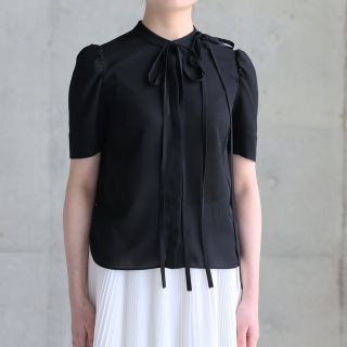 ドゥロワー(Drawer)のSHE Tokyo Aloma black サイズ0 新品タグ付き(シャツ/ブラウス(半袖/袖なし))