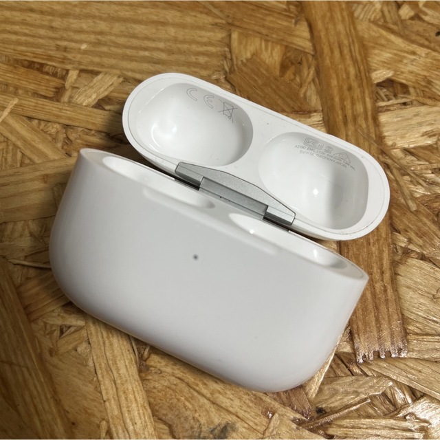 Apple - AirPods Pro MWP22J/A (充電ケース) のみ 【即購入OK 】の通販