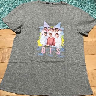 ボウダンショウネンダン(防弾少年団(BTS))のBTS Tシャツ　グレー　Sサイズ　(レディースS〜M相当)(アイドルグッズ)