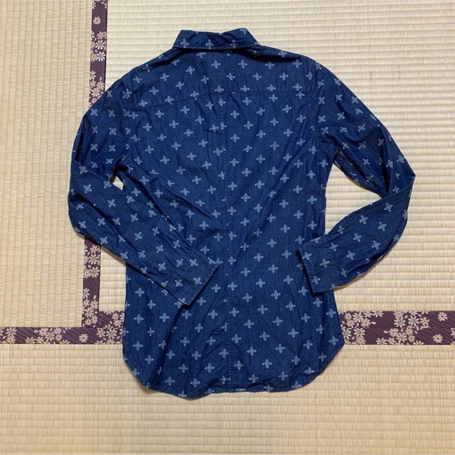 UNIQLO(ユニクロ)のユニクロ　シャツ　レディース　ネイビー 長袖シャツ 長袖 柄 メンズのトップス(Tシャツ/カットソー(七分/長袖))の商品写真