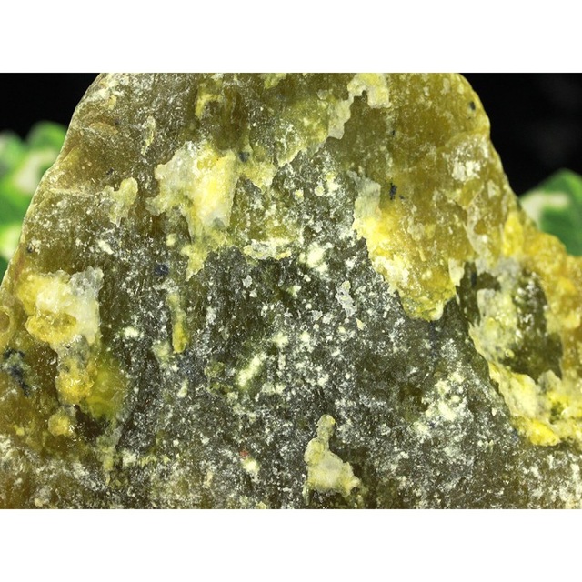 天然石 黄翡  黄緑翡翠 /原石/ 753g 幸運を呼ぶ石原石サイズ