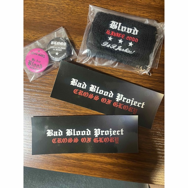 半額満載!スーパーSALE グランドセール! 【レア】鈴木慎一郎ソロblood リストバンド 缶バッチ ステッカーセット ミュージシャン