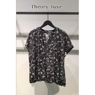 セオリーリュクス(Theory luxe)の美品 theory luxe janny camo print ブラウス(シャツ/ブラウス(半袖/袖なし))