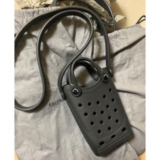 BALENCIAGA CROCS PHONE HOLDER 黒