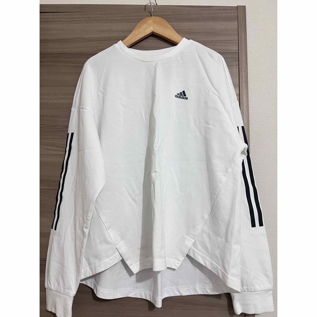 adidas(アディダス)のadidas オーバーサイズTシャツ レディースのトップス(Tシャツ(長袖/七分))の商品写真