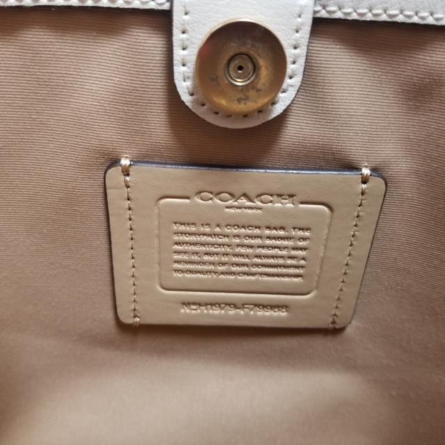 COACH(コーチ)のコーチ トートバッグ F79988 白 レザー レディースのバッグ(トートバッグ)の商品写真