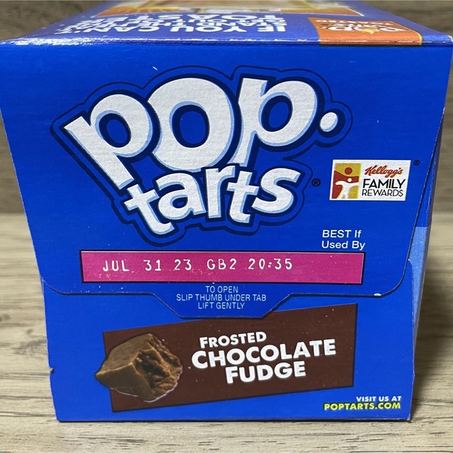 POP tarts ケロッグ ポップ ターツ フロスティング 食品/飲料/酒の食品(菓子/デザート)の商品写真