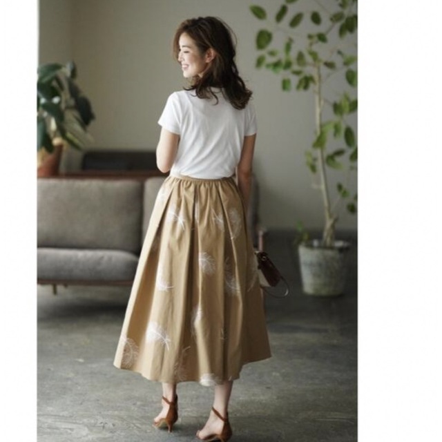 【新品】SEVEN TEN フェザー刺繍フレアスカート