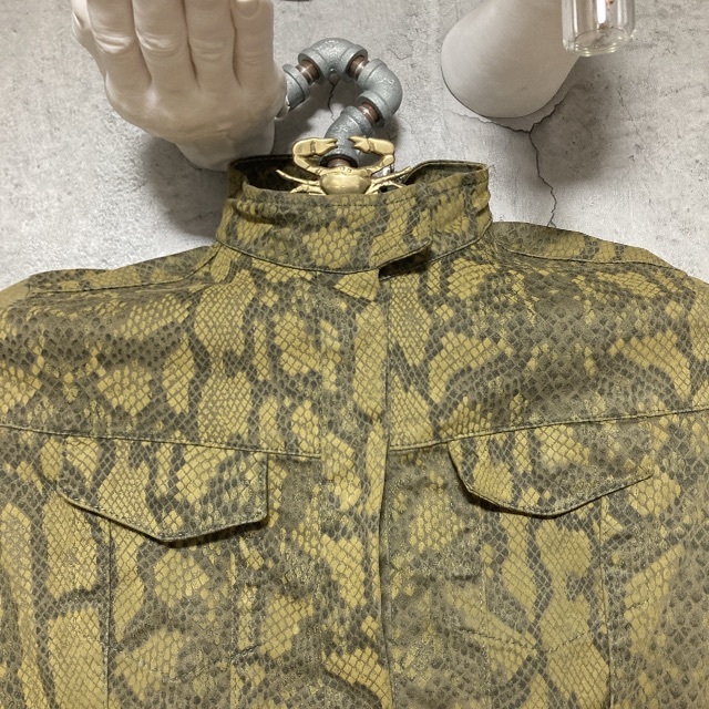 パイソン 蛇柄 ジャケット へび ヘビ アウター ライダース 薄手 パイソン 蛇柄 ジャケット へび ヘビ アウター ライダース 薄手