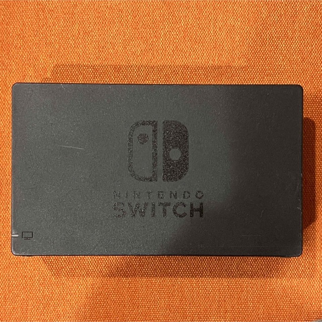 Nintendo Switch(ニンテンドースイッチ)の純正 Nintendo HAC-007専用充電 ドック 本体 エンタメ/ホビーのゲームソフト/ゲーム機本体(家庭用ゲーム機本体)の商品写真