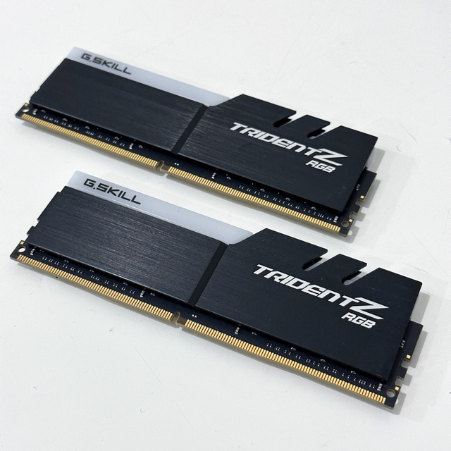 G.SKILL 32GB(16×2) TRIDENT Zneo DDR4 メモリ スマホ/家電/カメラのPC/タブレット(PCパーツ)の商品写真