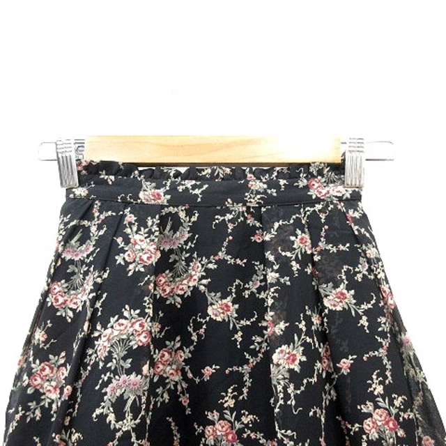 LAISSE PASSE(レッセパッセ)のレッセパッセ フレアスカート ミニ 花柄 リバーシブル 32 黒 ブラック レディースのスカート(ミニスカート)の商品写真
