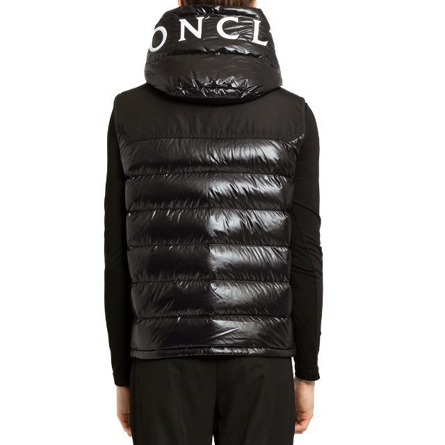 MONCLER - 22 MONCLER ブラック GENICHI ロゴ ダウンベスト size 2の