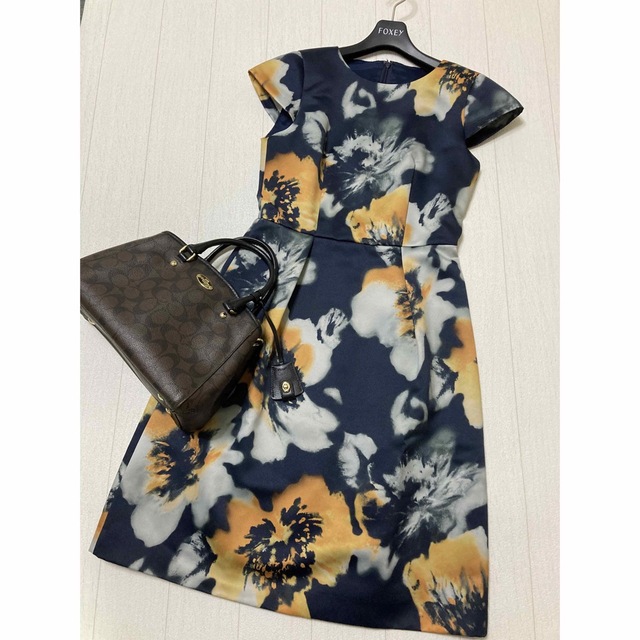 極美品 定価48600 アナイ ぼかし花柄 ワンピース size36 | www.osimed.com