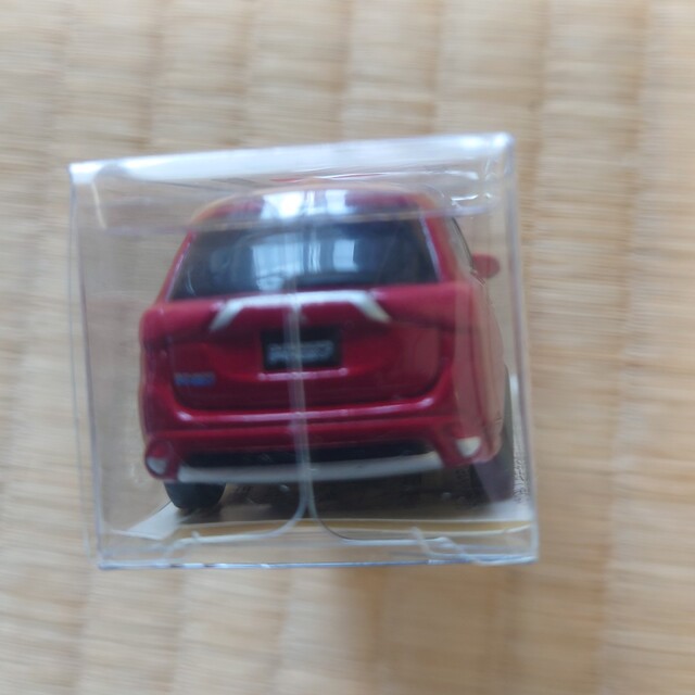 三菱(ミツビシ)のアウトランダーPHEV ミニカー エンタメ/ホビーのおもちゃ/ぬいぐるみ(ミニカー)の商品写真